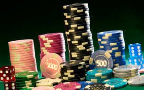 fast paced crash style interface viewed on bet 3333 apk mobile screen